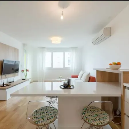 White Gardenia St Apartamento